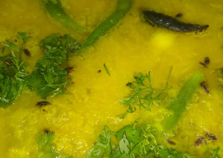 Recipe of Quick Red lentil with garlic and chopped coriander leaves