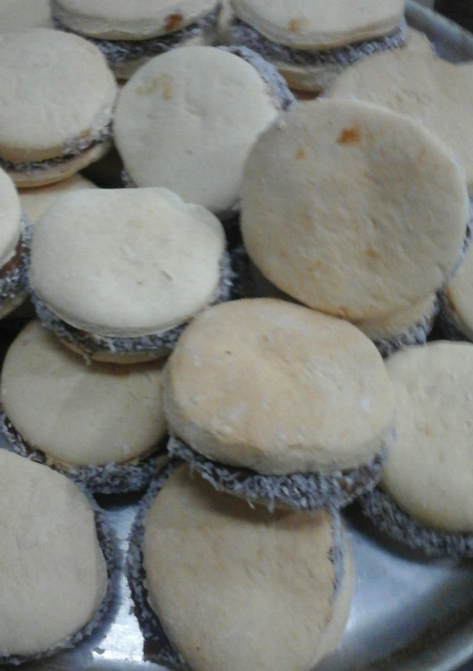 Una foto de Alfajor de maicena! Súper fácil!!