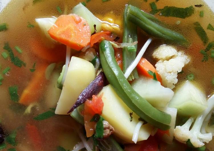 Resep Sayur Sop Sederhana yang Enak Banget