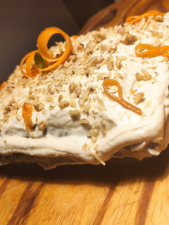 Una foto de Carrot cake / Tarta de zanahoria