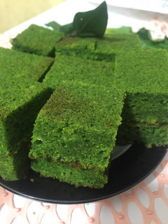 عکسی از دستور کیک اسفناج