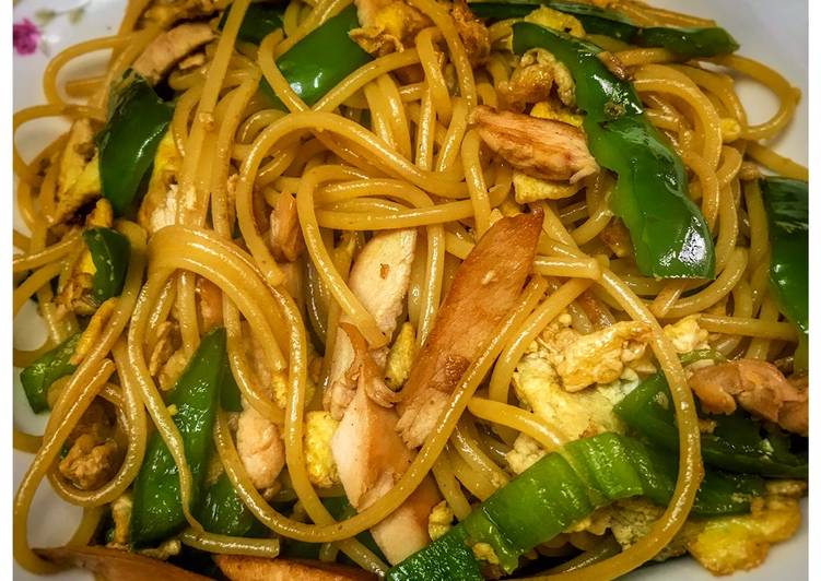 義麵系列-青椒雞胸肉蛋炒義大利麵