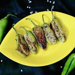 A picture of Stuffed chilli.