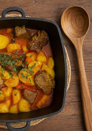 صورة لوصفة طبق بطاطس و حمص مع لحم