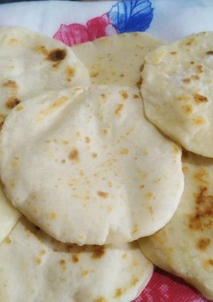 A picture of Pita bread.