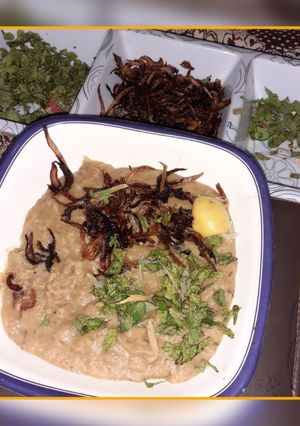 A picture of Daleem with Olive oil tardka.