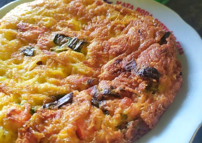 Resep Omelet bihun sayuran Resep Omelet bihun sayuran