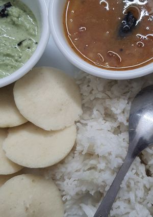 इडली (idli recipe in Hindi) रेसिपी मुख्य फोटो