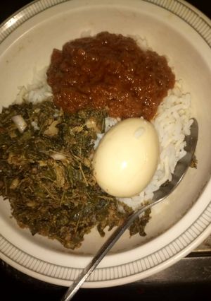 A picture of Rice stew & xogale with egg.