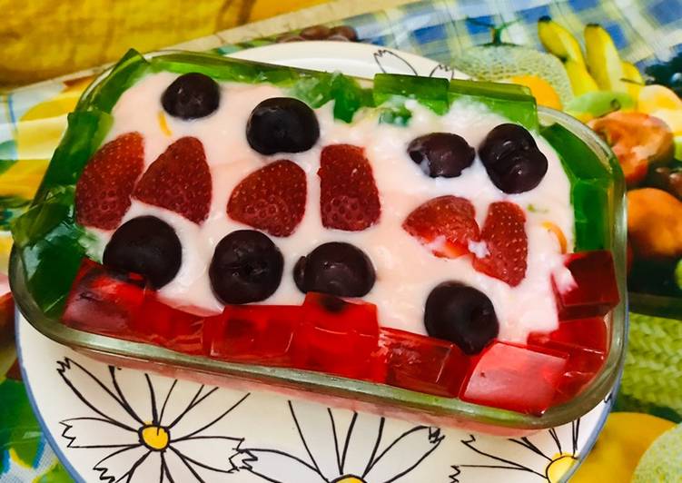 Simple Way to Make Homemade Stawbery and berry Trifle