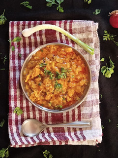 છાશ વાળી વઘારેલી રોટલી (Chaas Vali Vaghareli Rotli Recipe In Gujarati) રેસીપી મુખ્ય ફોટો