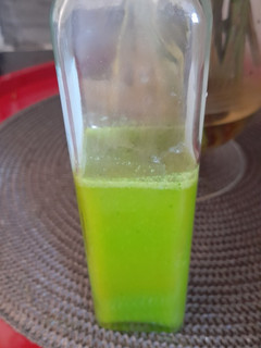 A picture of Parsley oil.