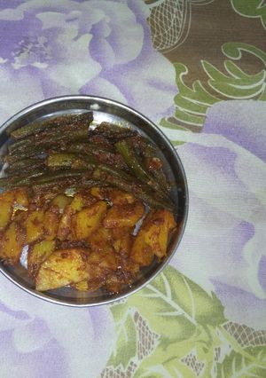મસાલા બટેટા  ભીંડી રેસીપી મુખ્ય ફોટો
