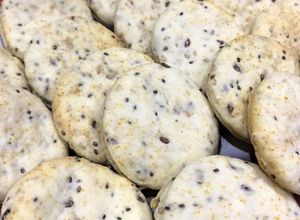 Una foto de Galletitas Saladas con Mix de Semillas ♥️