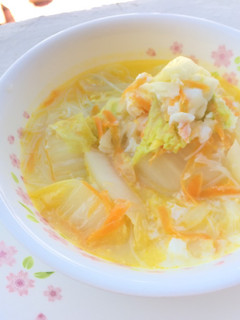 A picture of Vermicelli Soup With Napa Cabbage And Eggs.