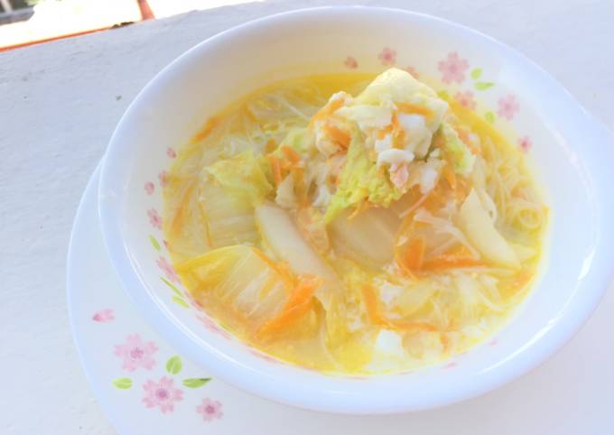 Vermicelli Soup With Napa Cabbage And Eggs