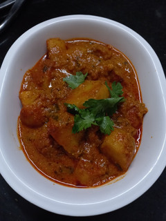 आलू टमाटर की सब्जी (aloo tamatar ki sabzi recipe in Hindi) रेसिपी मुख्य फोटो