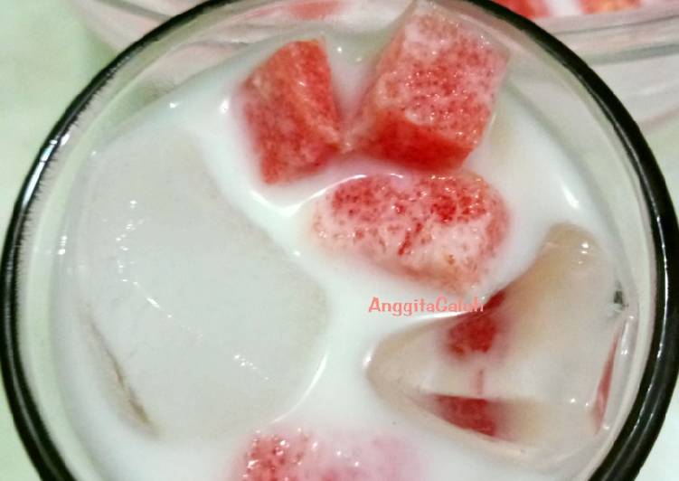 Langkah Mudah untuk Membuat Es Semangka Susu Merah Putih, Menggugah Selera