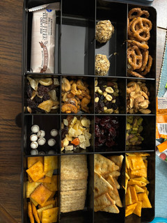 A picture of Protein bites snack box.