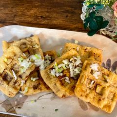 A picture of Aburaage Beef Waffle.