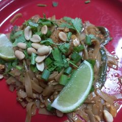 A picture of Pad Thai.