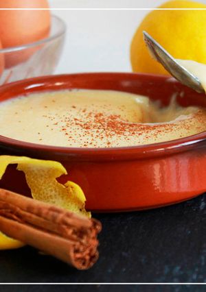 Una foto de Crema catalana casera fácil y rápida🍋 | sin gluten