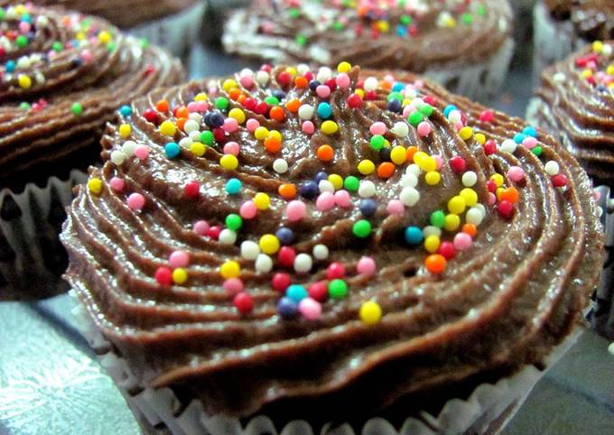 Chocolate Cupcakes (Eggless)