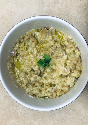 Una foto de Melitzanosalata (dip de berenjena)