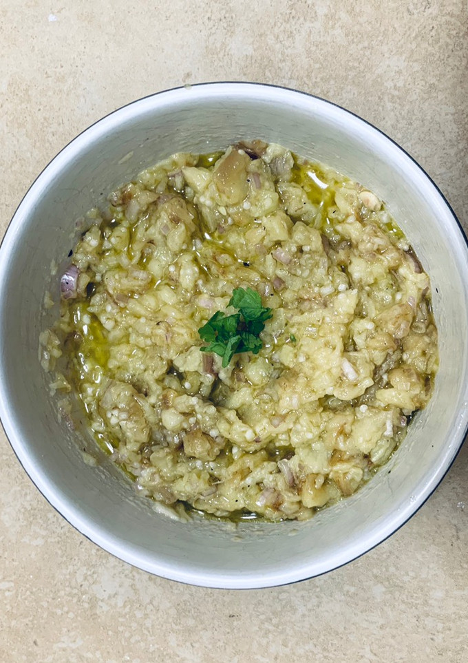 Una foto de Melitzanosalata (dip de berenjena)