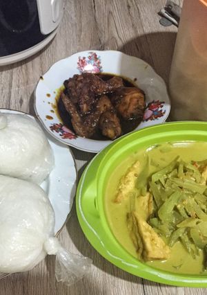 Foto resep Lontong Sayur & Semur Ayam