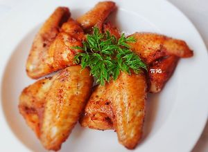 Hình của món Cánh gà chiên nước mắm.