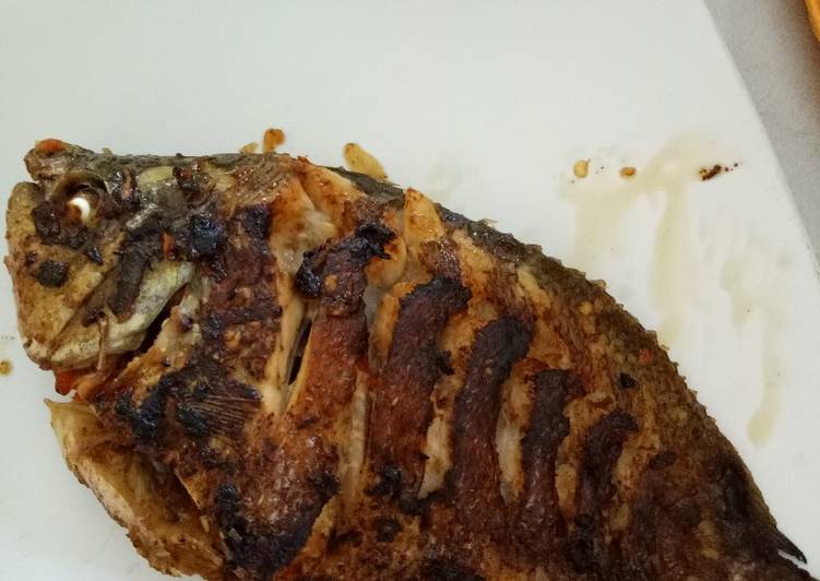 Cara Gampang Menyiapkan Ikan goreng krutup Palembang yang Lezat