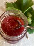 Grape Vine & Red Onion Jelly 🍇