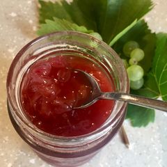 A picture of Grape Vine & Red Onion Jelly 🍇.