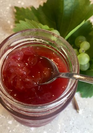 A picture of Grape Vine & Red Onion Jelly 🍇.