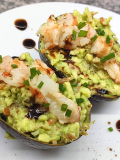 Una foto de Aguacates rellenos