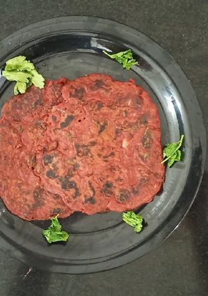 બીટરૂટ ચીલ્લા (Beetroot Chilla Recipe In Gujarati) રેસીપી મુખ્ય ફોટો