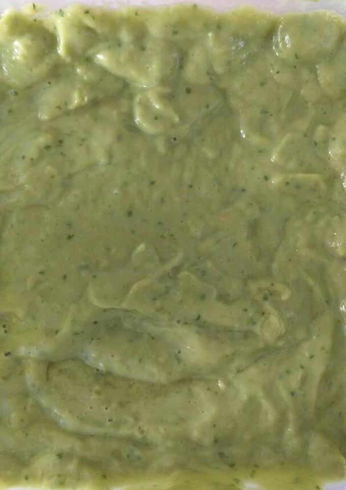 Una foto de Salsa verde de aguacate