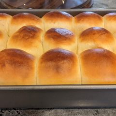 A picture of Hawaiian Rolls.