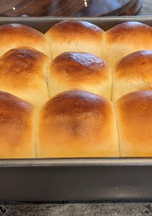 A picture of Hawaiian Rolls.