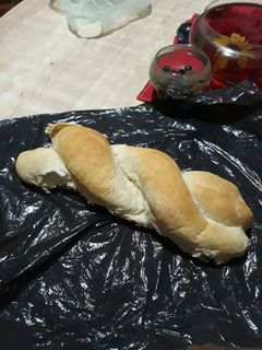 Una foto de Pan casero con chicharrón de pollo
