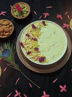 દૂધ પૌઆની ખીર (Dudh Pouva Kheer Recipe in Gujarati) રેસીપી મુખ્ય ફોટો