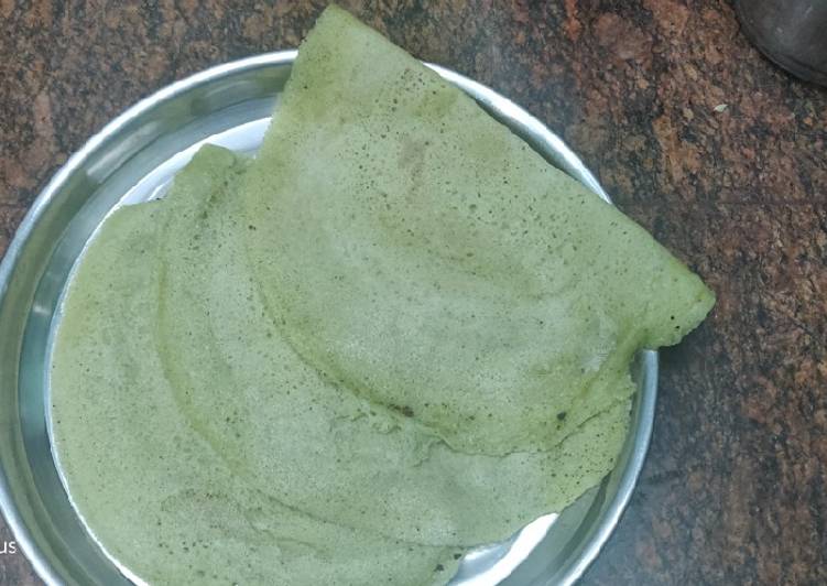 Mudakathan dosa/balloon vine dosa