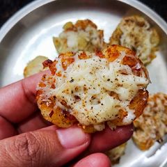 A picture of Cheesy Potato Bites.