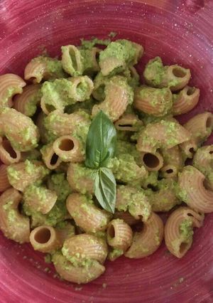 Foto di Pasta integrale con pesto di zucchine