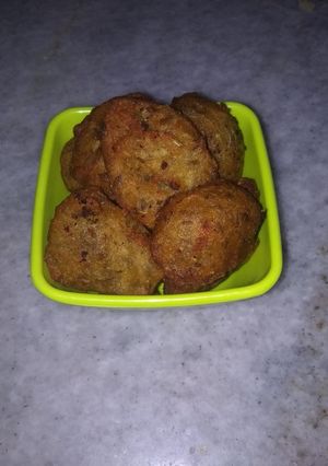 क्रंची स्वीट पकोड़ी (Crunchy sweet pakori recipe in hindi) रेसिपी मुख्य फोटो