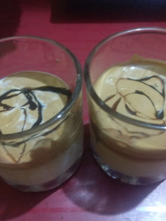 દાલગોના કોફી(Dalgona Coffee Recipe in Gujarati) રેસીપી મુખ્ય ફોટો