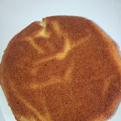 A picture of Homemade vanilla cake.