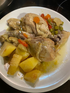 Una foto de Pollo guisado en olla a presión