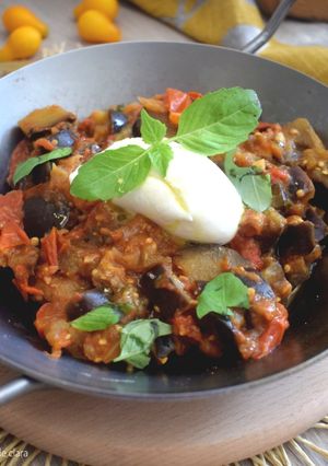 Une photo de Aubergines aux tomates fraîches et à la mozzarella